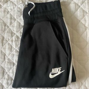 NIKE ATHLETIC JOGGERS